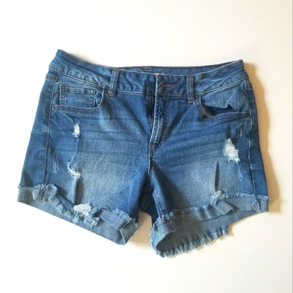 ☀️ Refuge Denim Distressed Shorts